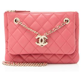 Estojo duplo em couro de cordeiro matelassado Chanel com corrente Rosa