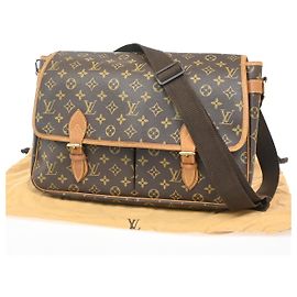Bolsa Messenger Gibecière Louis Vuitton em Canvas Monogram GM Marrom