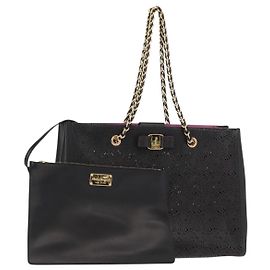 Borsa Tote Vala Chain in pelle nera e oro di Salvatore Ferragamo Auth gh1102 Nero D'oro