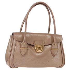 Bolsa de mão Gancini em couro Salvatore Ferragamo dourada Auth 151852 Dourado