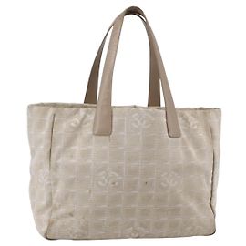 CHANEL Nova Bolsa Tote de Viagem Nylon Bege Ouro CC Auth ti3466 Bege Dourado