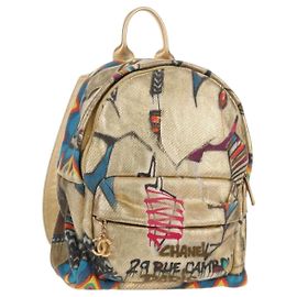 CHANEL Sac à dos Graffiti en toile CC doré Auth 148460SAM Doré