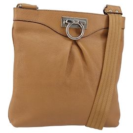 Borsa a Spalla Gancini in Pelle Marrone Argento Auth 152196 di Salvatore Ferragamo Marrone Argento