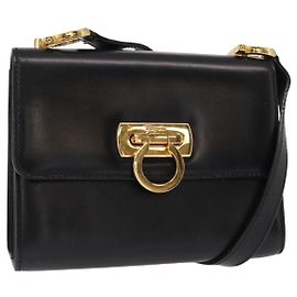 Borsa a Spalla Gancini in Pelle Nera e Oro Salvatore Ferragamo Auth bs31444 Nero D'oro
