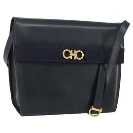 Borsa a Spalla Salvatore Ferragamo in Pelle Nera Oro Auth 152686 Nero D'oro