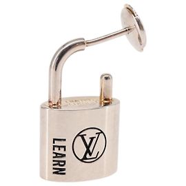 Louis Vuitton Pendiente Lockit Learn de metal plateado Q16091 LV Auth BA7450 Plata