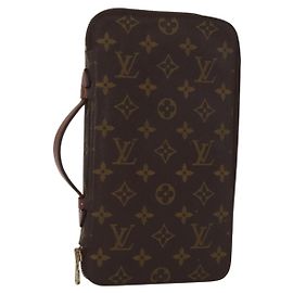 LOUIS VUITTON Monogram Poche Escapade Estojo de Viagem M60113 LV Auth 154882 Monograma
