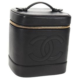 Neceser Vanity CHANEL COCO Mark en Piel Caviar Negro Oro CC Auth 153739SAV Negro Dorado