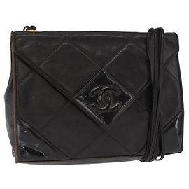 CHANEL Bolsa de Ombro Matelassé em Couro de Cordeiro Marrom Dourado CC Auth BA8409 Marrom Dourado