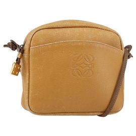 Bolsa de Ombro Anagram LOEWE em Couro Marrom Dourado Auth ka490 Marrom Dourado