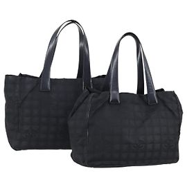 CHANEL Nuova Borsa Tote da Viaggio in Nylon 2 Set Nero CC Auth BA8474 Nero