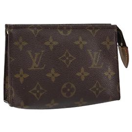 LOUIS VUITTON Poche Toilette Monogram 15 M47546 LV Auth 148123 Monogramme