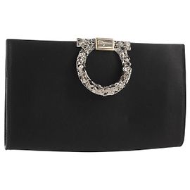 Borsa Clutch Gancini in satin nero e argento di Salvatore Ferragamo Auth 146102V Nero Argento