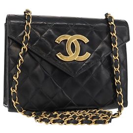 CHANEL Bolsa de Ombro Matelassé em Couro Preto com Corrente Dourada CC Auth 156461 Preto Dourado