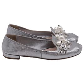 Mocassini decorati Miu Miu in pelle metallica argento Argento Metallico