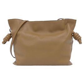 Bolsa Clutch Flamenco Loewe em couro de bezerro Marrom Bege