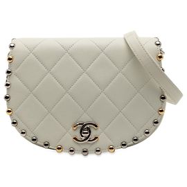 Bolso de cadena de hombro Chanel Matelassé Coco Mark Blanco
