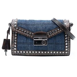 Prada Bolsa Transversal de Denim Azul com Estrelas Sound Lock Azul Outro