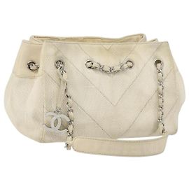 Bolsa de ombro CHANEL em lona branca com costura em V e CC prateado Auth gh1368 Prata Branco