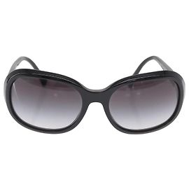 Óculos de sol de plástico com logo CC da Chanel Preto