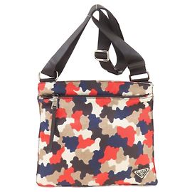 Bolso de hombro de lona con estampado de camuflaje Prada Roja Beige Azul marino