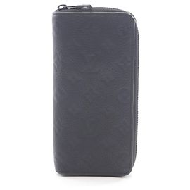 Louis Vuitton Taurillon Leather Zippy Wallet Black