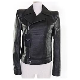 Yves Saint Laurent Veste en cuir de veau à épaulettes puissantes Saint Laurent Paris Noir