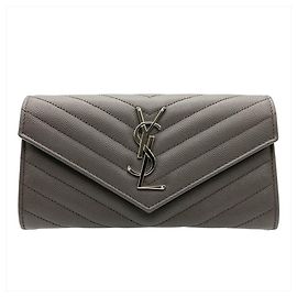 Cartera larga de cuero V-Stitch Cassandra YSL de Saint Laurent Castaño