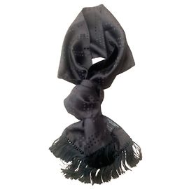 Raffinata sciarpa in pura seta DOLCE & GABBANA nera con frange Nero