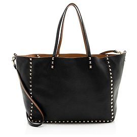 Valentino Garavani Tote réversible moyen Rockstud en cuir de veau Valentino Noir