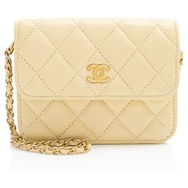 Mini clutch de cordero Chanel con perlas Crush Amarillo