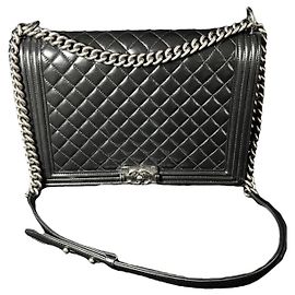 Bolso Chanel Boy de piel de ternera negra 30 cm Negro