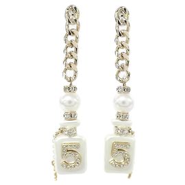 Boucles d'oreilles à clou Chanel AB8470 Blanc Doré