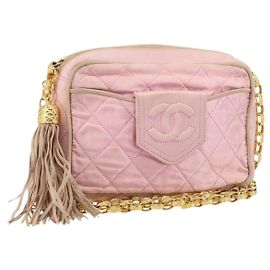 Bolsa de franjas de câmera vintage Chanel em cetim Rosa