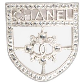 Chanel Spilla in metallo argentato e cristallo Swarovski CC Argento