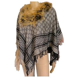 Gucci Monogram Poncho. Grey