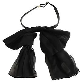 Saint Laurent Collar de seda negro Negro
