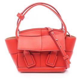 Bottega Veneta Mini Die Arco-Handtasche Rot