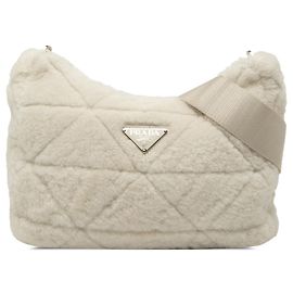 Sac bandoulière matelassé en shearling blanc Prada Blanc Écru