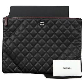 Chanel Pochette Classique Grande en Cuir Caviar Noir