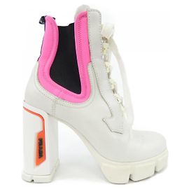 Prada Stiefel Weiß
