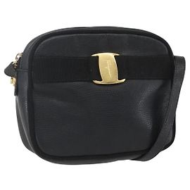 Bolsa de Ombro Vala em Couro Salvatore Ferragamo Preto