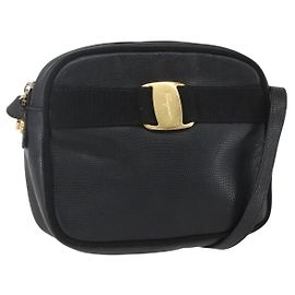 Borsa a Spalla Salvatore Ferragamo in Pelle Nera e Oro Auth ka1281 Nero D'oro