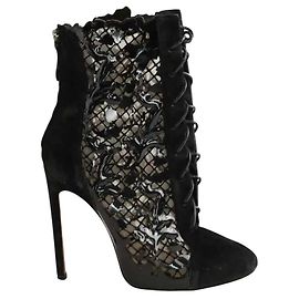 Alaïa Botas de camurça pretas com cadarço Preto