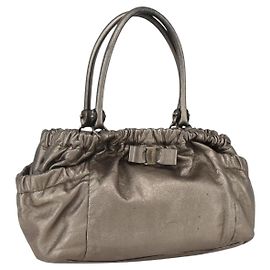 Sac à main Vala en cuir doré Salvatore Ferragamo Auth 159256 Autre