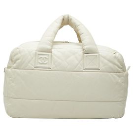 Bolso Boston Coco Cocoon de Chanel Blanco Crudo