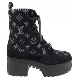 Louis Vuitton Laureate Boots Black