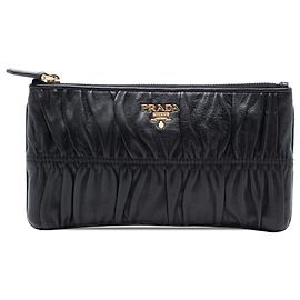 Prada Schwarze Nappa Gaufre Tasche Schwarz