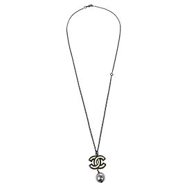 Colar de Pérolas Chanel CC em Metal com Pérolas Preto