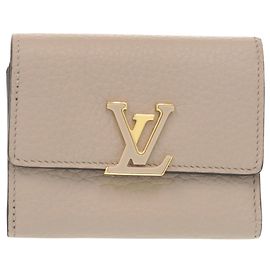 Cartera Compacta Capucines de Louis Vuitton Otro
